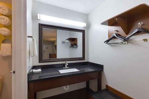 Howard Johnson Express Inn Albany GA